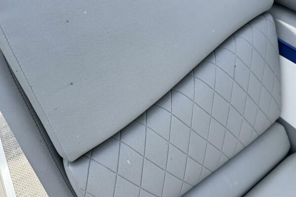 23ft Bennington Yacht For Sale