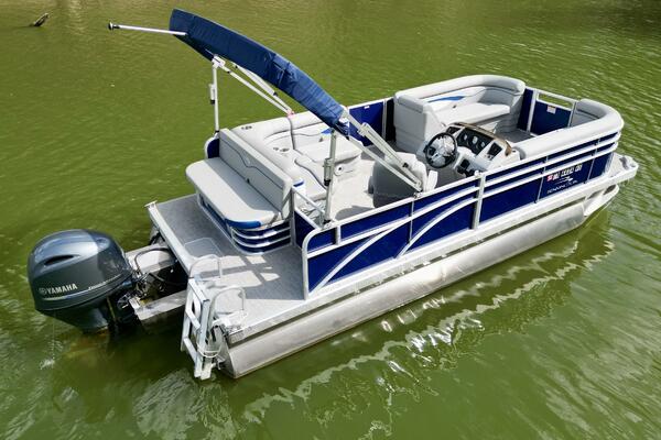 23ft Bennington Yacht For Sale