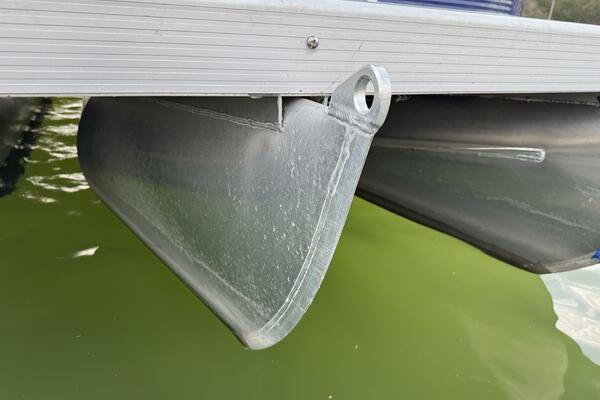 23ft Bennington Yacht For Sale