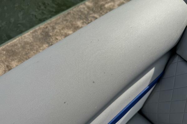 23ft Bennington Yacht For Sale