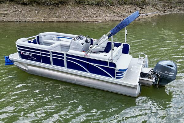 23ft Bennington Yacht For Sale