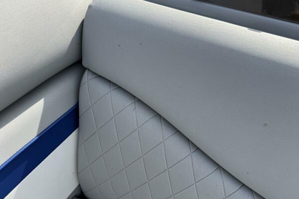 23ft Bennington Yacht For Sale