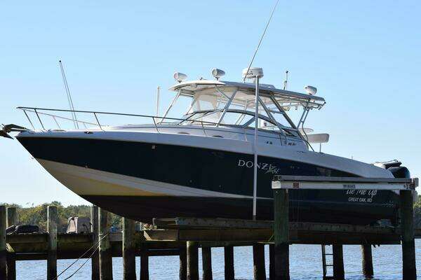 Photo of the 2005 Donzi 38 ZSF "Tie Me Up"