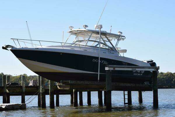 Photo of the 2005 Donzi 38 ZSF "Tie Me Up"