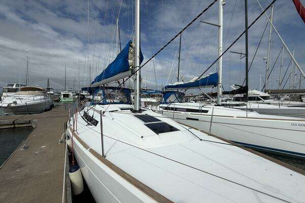 Photo of the 2018 Jeanneau Sun Odyssey 389 "Layover"