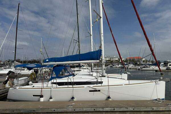 Photo of the 2018 Jeanneau Sun Odyssey 389 "Layover"