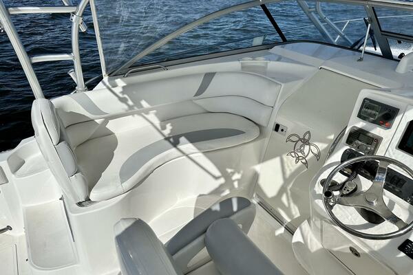 Honu 30ft Boston Whaler Yacht For Sale