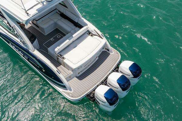 Formula 350 Crossover Bowrider OB Yacht For Sale