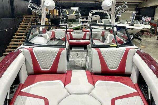 Photo of the 2020 Tige 22RZX