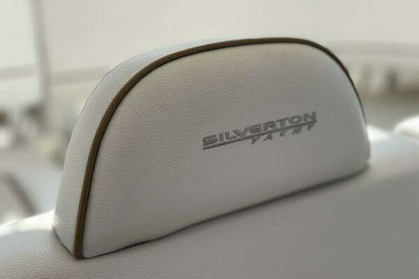 Photo of the 2005 Silverton 35 Motor Yacht "Summers Breeze"