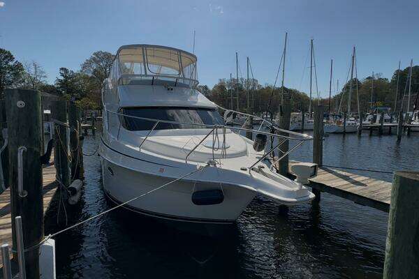 Photo of the 2005 Silverton 35 Motor Yacht "Summers Breeze"