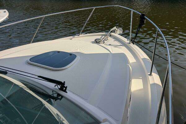 Boston Whaler 315 Conquest Yacht For Sale