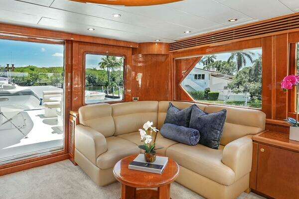 Hargrave Sky Lounge Yacht For Sale