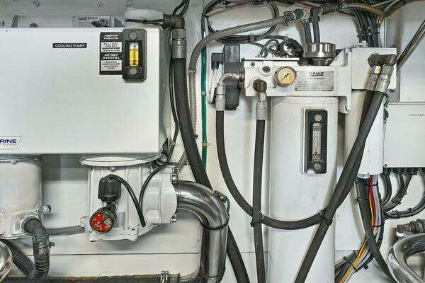 Hargrave Sky Lounge Yacht For Sale