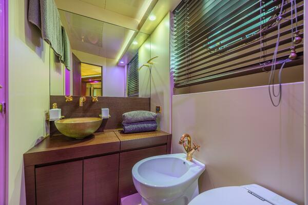 Dream on 90ft Tecnomar Yacht For Sale