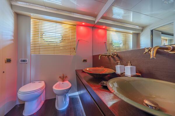 Dream on 90ft Tecnomar Yacht For Sale