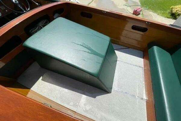 Photo of the 1949 Hacker-Craft 