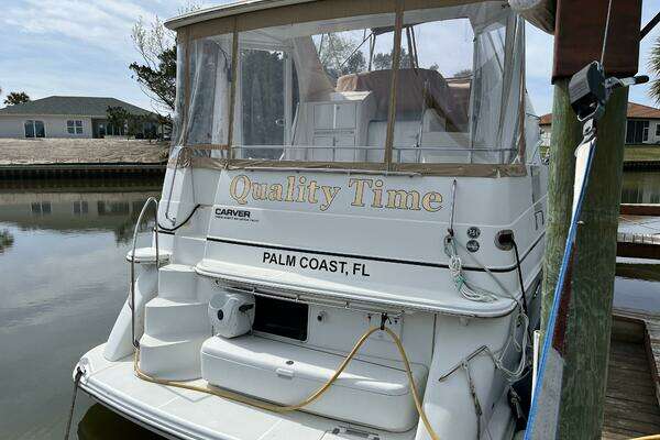 Photo of the 2005 Carver 396 "Quality Time "