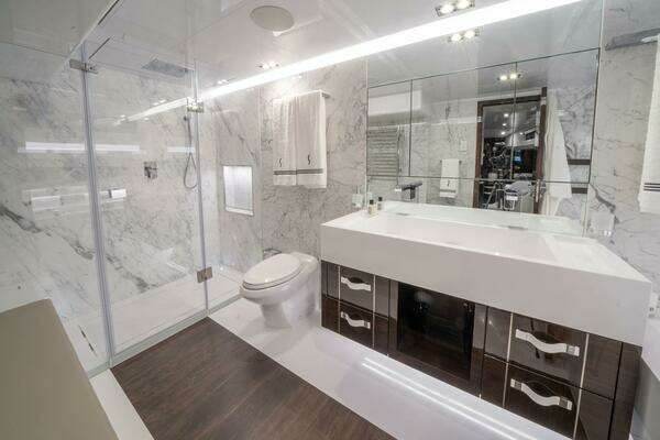 Pearl 95 Yacht For Sale