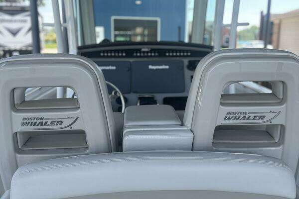 Boston Whaler  Yacht For Sale