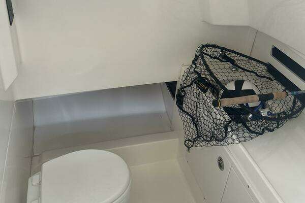 Boston Whaler  Yacht For Sale