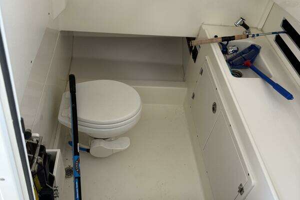 Boston Whaler  Yacht For Sale