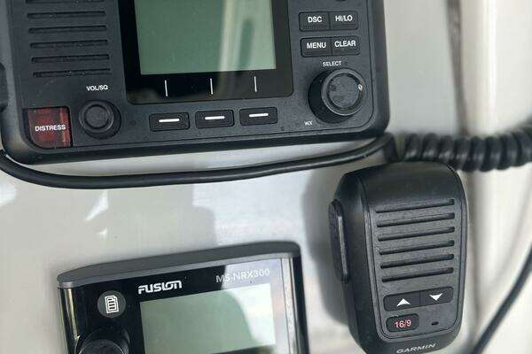 Boston Whaler  Yacht For Sale