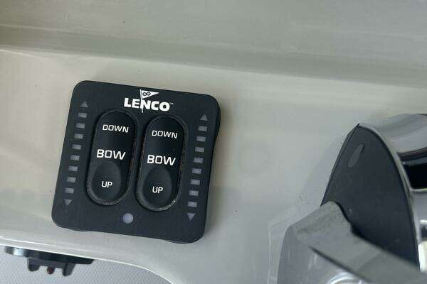 Boston Whaler  Yacht For Sale