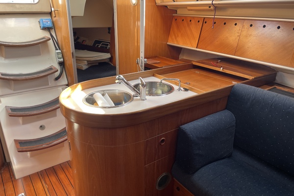 WAPITI 38ft Beneteau Yacht For Sale