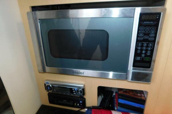 31ft Bayliner Yacht For Sale