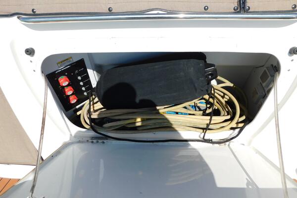 31ft Bayliner Yacht For Sale