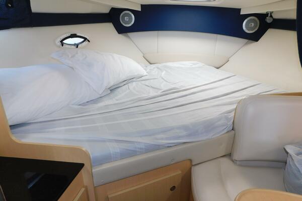 31ft Bayliner Yacht For Sale