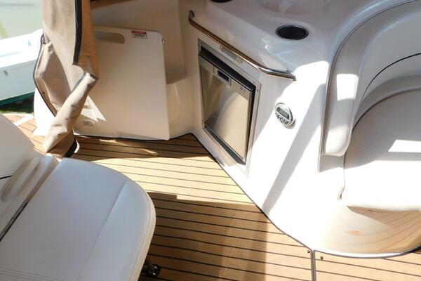 31ft Bayliner Yacht For Sale