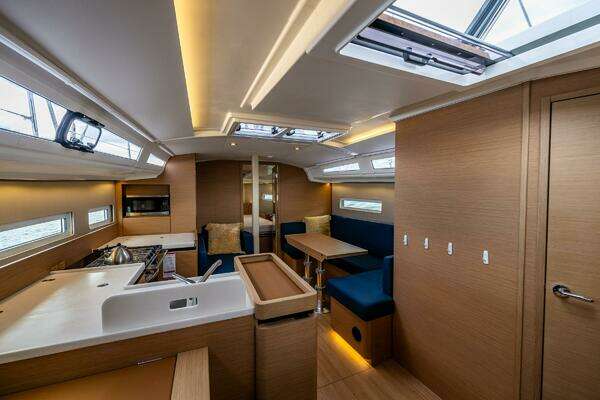 Jeanneau Sun Odyssey 410 Yacht For Sale