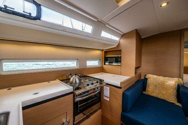 Jeanneau Sun Odyssey 410 Yacht For Sale