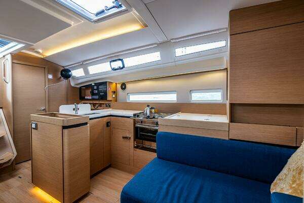 Jeanneau Sun Odyssey 410 Yacht For Sale