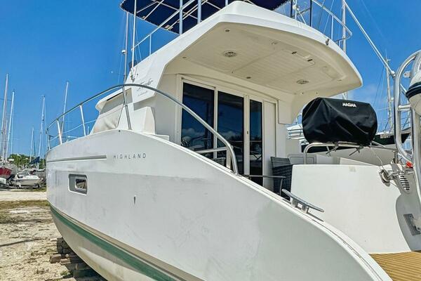 Photo of the 2005 Fountaine Pajot 