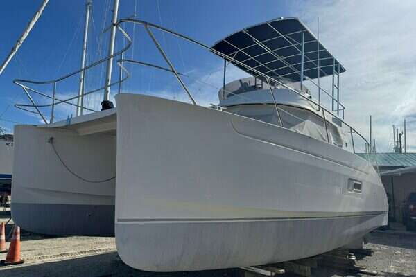 Fountaine Pajot  Yacht For Sale
