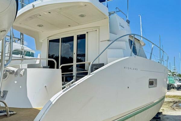 Photo of the 2005 Fountaine Pajot 