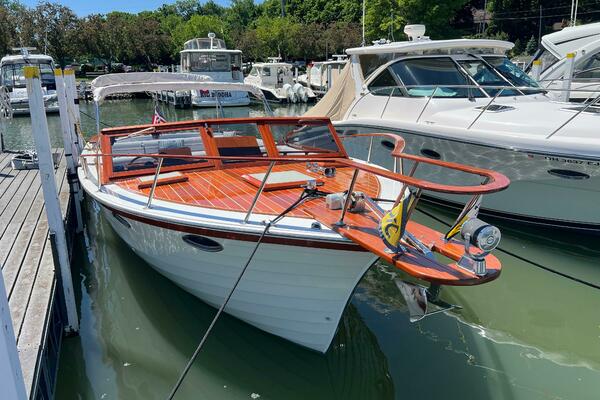 31ft Windsor Craft Yacht For Sale