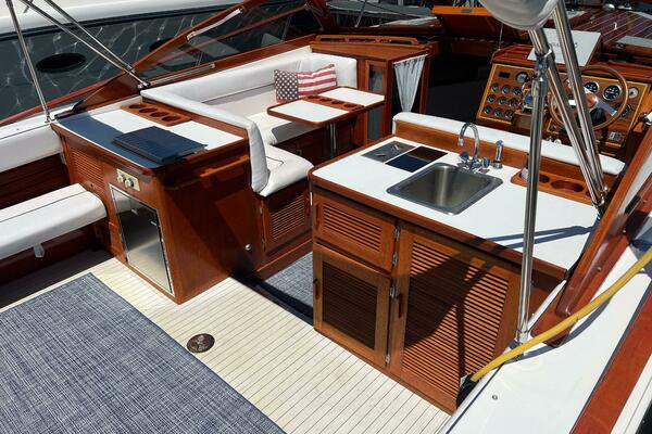31ft Windsor Craft Yacht For Sale