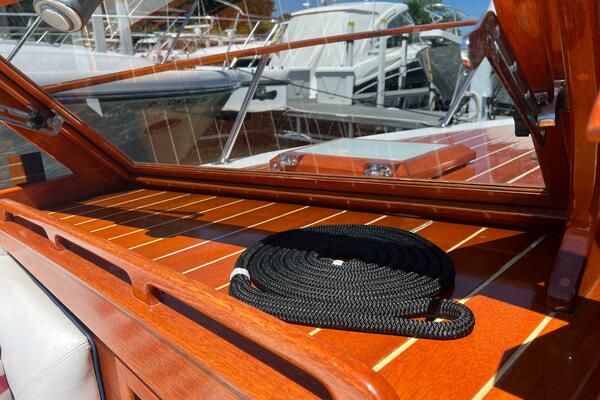 31ft Windsor Craft Yacht For Sale