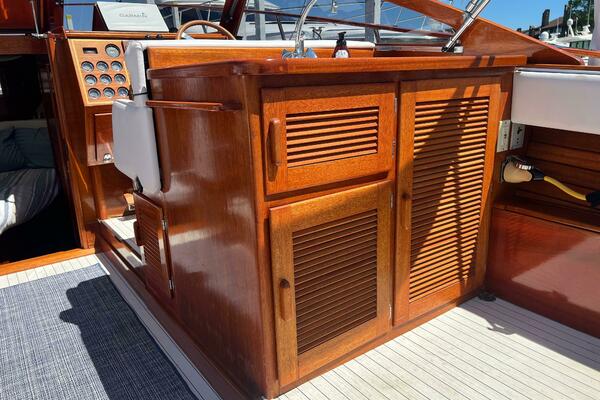 31ft Windsor Craft Yacht For Sale