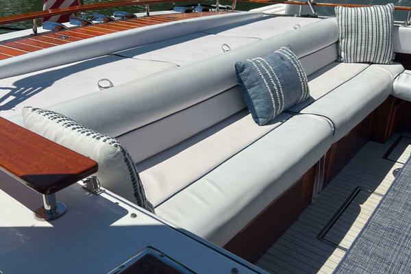 31ft Windsor Craft Yacht For Sale