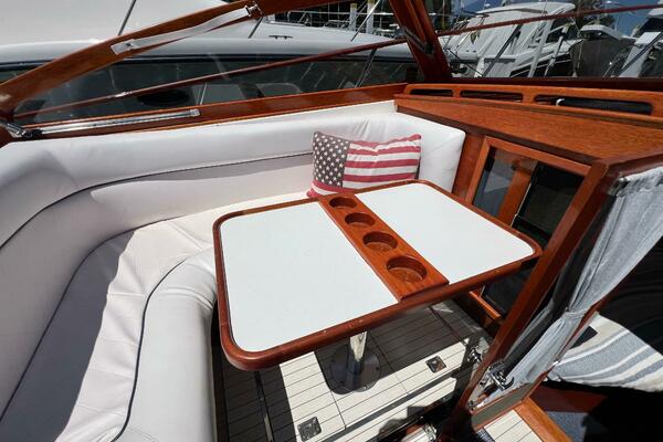 31ft Windsor Craft Yacht For Sale