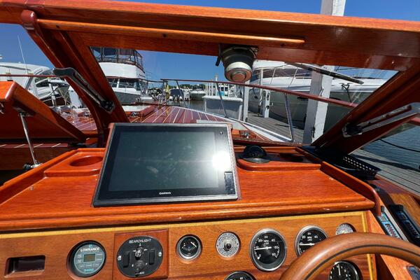 31ft Windsor Craft Yacht For Sale