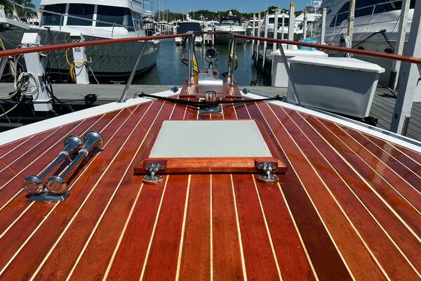 31ft Windsor Craft Yacht For Sale