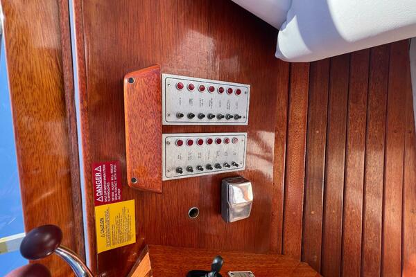 31ft Windsor Craft Yacht For Sale