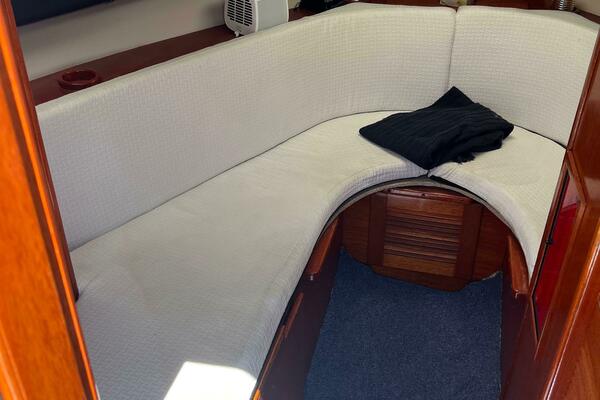 31ft Windsor Craft Yacht For Sale