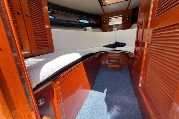 31ft Windsor Craft Yacht For Sale